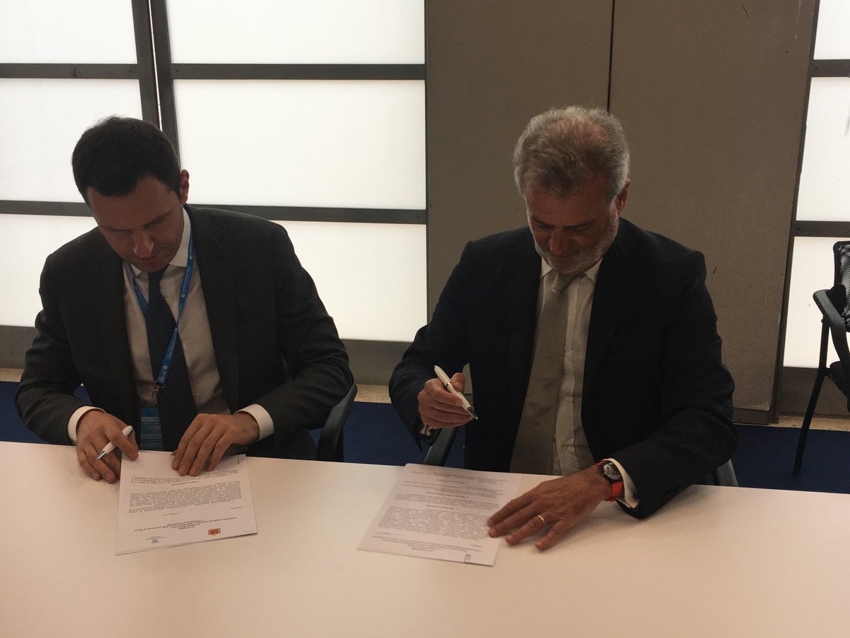 ConfindustriaL's tweet photo. Confindustria Lombardia e Regione di Mosca siglano accordo di collaborazione economica #Lombardia2030 #manusummit
https://t.co/qne5QUJWTu https://t.co/TLpiXyYLK6
