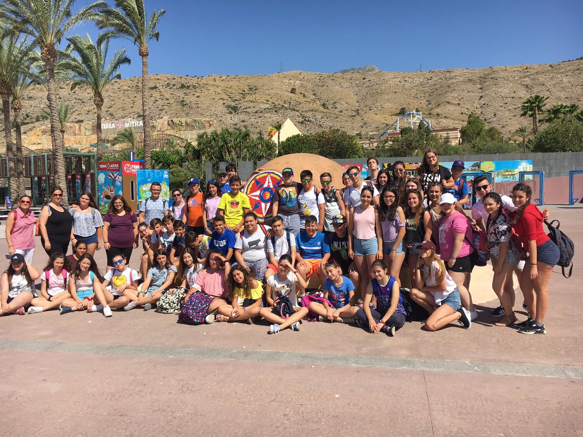 cole_sagrada's tweet photo. L'etapa d'ESO ja estem en Terra Mítica! Comença l'aventura! @safammercedes @Arenaten @puri310868 @RuizCliment @sharooon22 @Albaros9 https://t.co/btj8bNEaLP