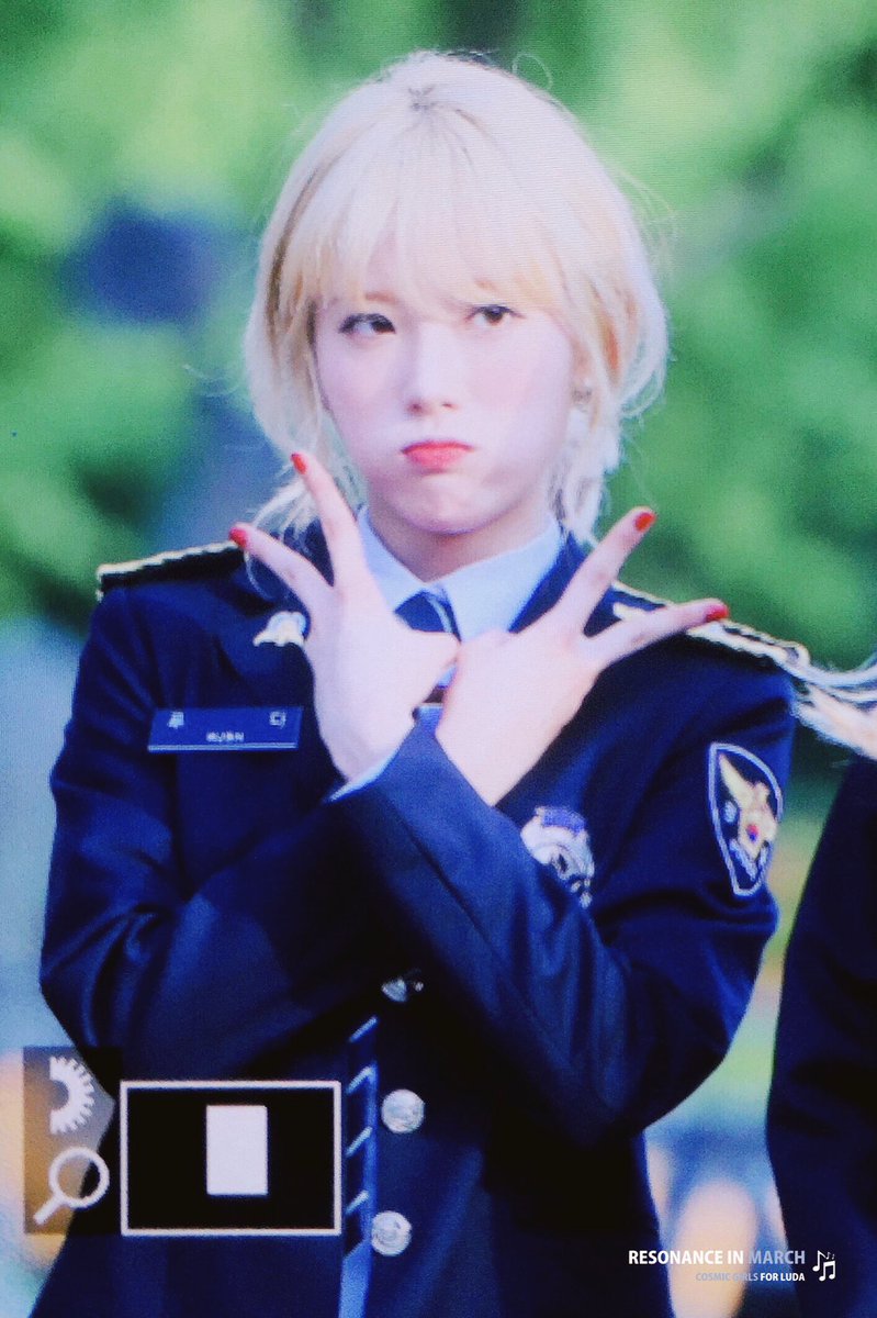 19970306net's tweet photo. 170613 ✌🏻😘✌🏻
#우주소녀 #루다 #WJSN #LUDA
#HAPPY #HAPPY_MOMENT https://t.co/AltV4KyDfz