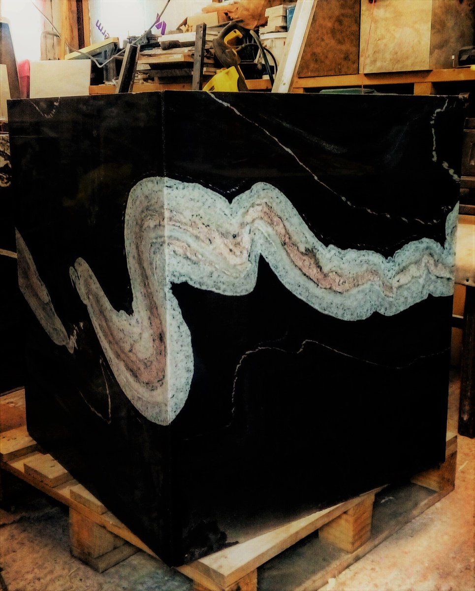 ebplanters's tweet photo. Indoor/outdoor-understated/eye catching/any stone. 68x60.5x60.5cms granite planter #GardenersWorld #gardendesign #interiordesign #bespoke https://t.co/wDRNJZGX9P