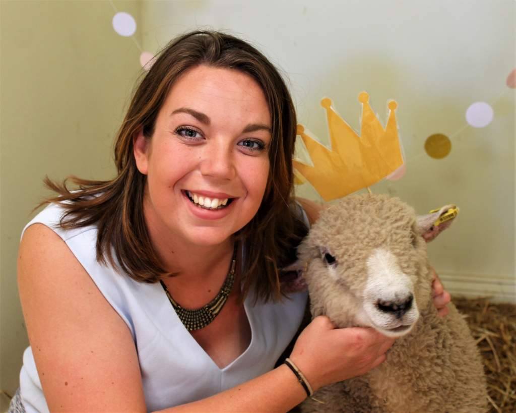 ASUatSWCHS's tweet photo. Some summer fair pictures well done ASU students you put on a fantastic afternoon!! #student #summerfun #farm #dogs #animals #crafts https://t.co/ttqCJaj1ZS