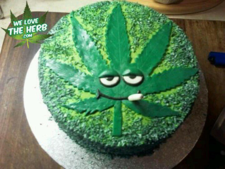 MrDrifter25's tweet image. Leaked image of daniel&apos;s cake #EdexcelMathsgcse #edexcelmath