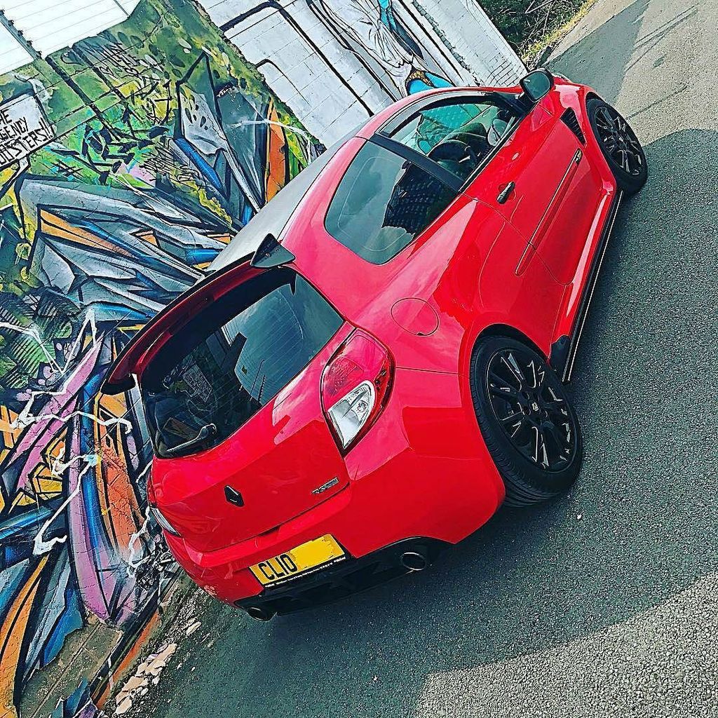TurboRenault's tweet photo. @ianp3927 -  Shiny Sunday 
#rs_197.200#clio#clio197#clio200#rs197#rs200#renaultsport#renault#renaultclio#instacars… https://t.co/5eMVmkVlAS https://t.co/OF1ZGsArsg
