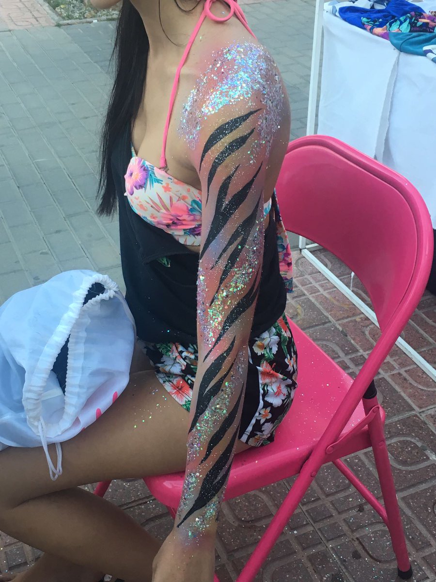 AnimalSkinIbiza's tweet photo. Tuesday Hippy market playa den bossa #tuesday #zooproyect #bodypaintingibiza #ibiza #playadenbossa #hippymarketibiza https://t.co/STMSfsoKrJ