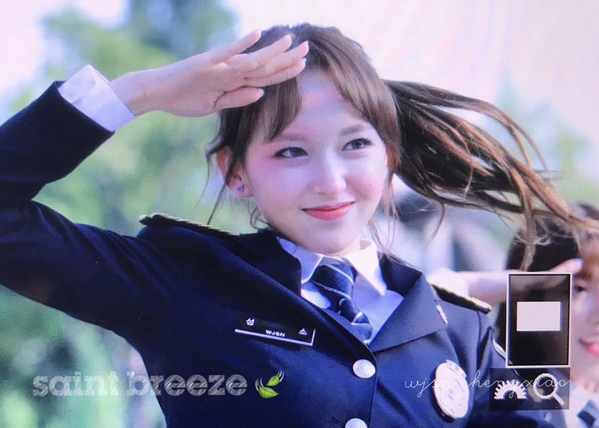 아이돌 팬들이 제복, 제복 염불을 외는 이유 (feat. 오늘자 우주소녀) | 인스티즈