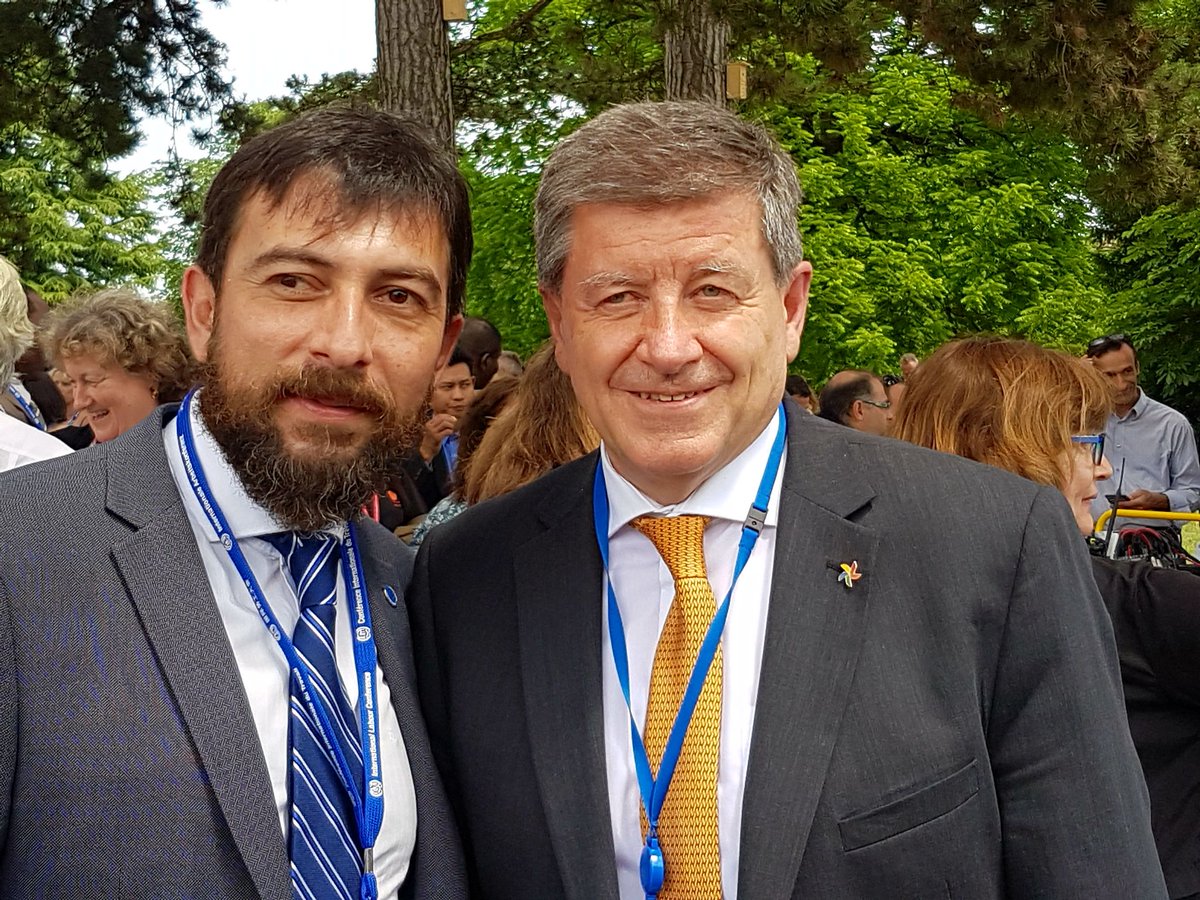 CiegoCostello's tweet photo. Gracias @GuyRyder por su amabilidad y por elegir a #Salta como sede de las Jornadas Regionales sobre Políticas de Empleo en Agosto/17 #OIT https://t.co/A6dU5fCkqy