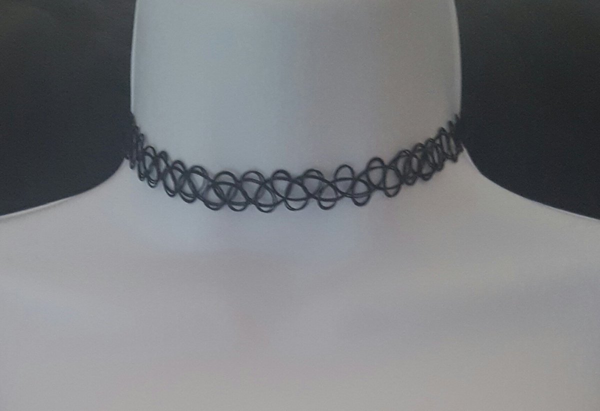 MissFiJewellery's tweet photo. ❤ Get the 90's look with these retro stretch tattoo style chokers 😍 Only £1.50! #90s #tattoo #chokers 
https://t.co/ZVesJVnsoX https://t.co/uZMU1CKsSF