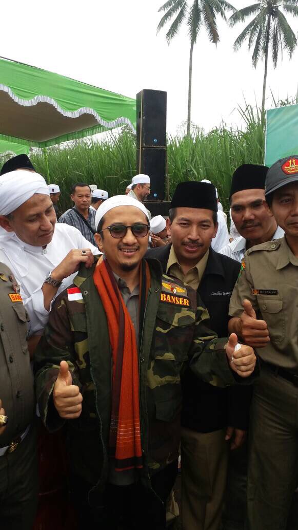 Ansor_Satu's tweet photo. Ustadz Yusuf Mansur sudah Banser lho.. NKRI harga mati, pasti! 👍💪 https://t.co/a6DP0OjIuh