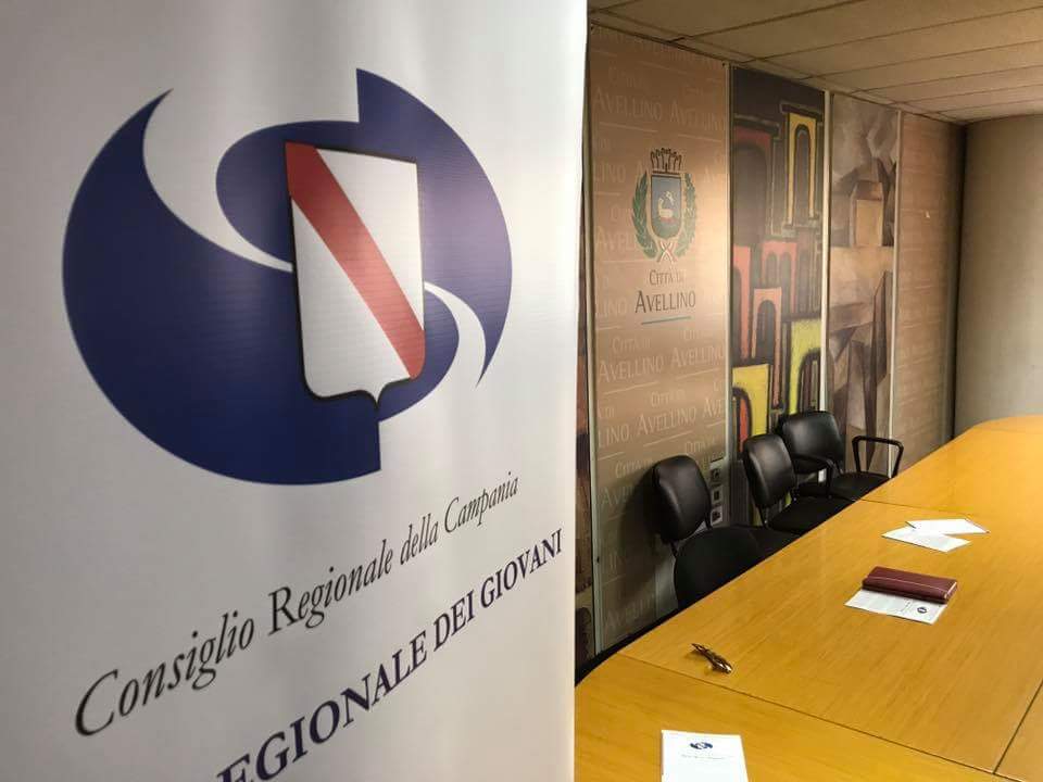 GiuseCaru's tweet photo. Oggi, al Comune di Avellino, abbiamo presentato il bando "Verso Nuovi Orizzonti".
@frg_campania @brungambardella @RosettaDAmelio
#FRG2017 https://t.co/QSDbgAEabG