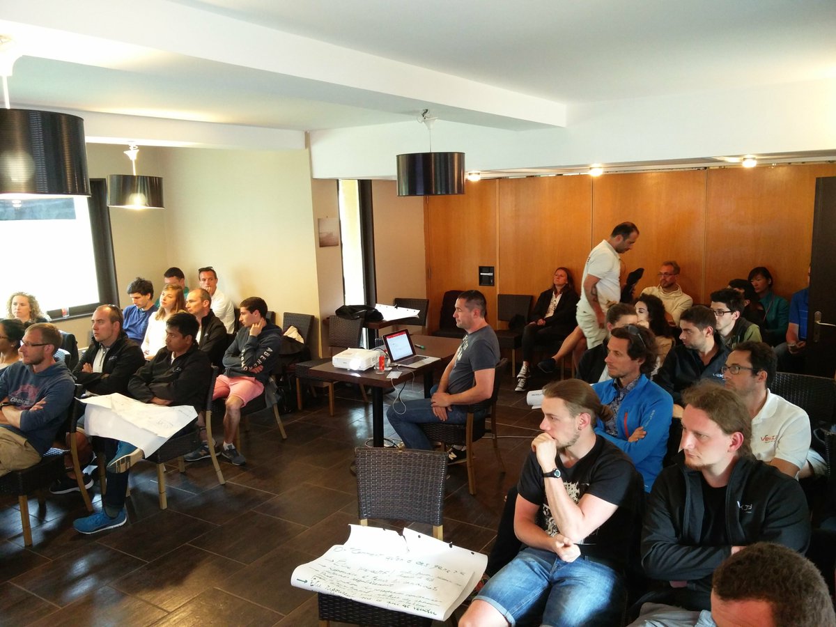 Vekia_Fr's tweet photo. Séminaire annuel Vekia : Prise de recul sur le #travail accompli et mise en place de nouveaux #challenges pour encore s'améliorer 🚀 #GO ! https://t.co/uHf9WwZREv
