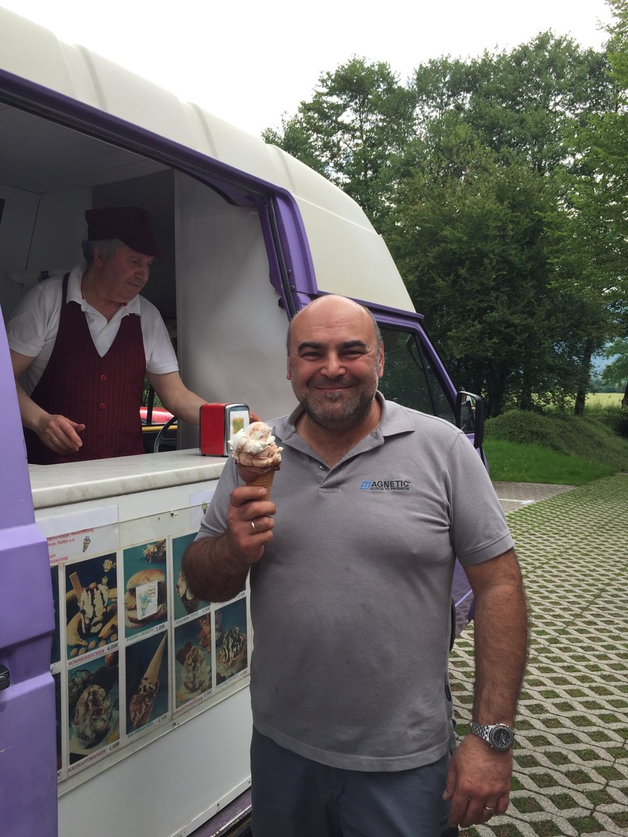magnetic_access's tweet photo. SÜSSE ABKÜHLUNG FÜR MAGNETIC IN SCHOPFHEIM
#Eisfürmitarbeiter #accesstoprogress #bemagnetic #magneticschopfheim #mitarbeiterpause #faac https://t.co/qnbeI0uzKH
