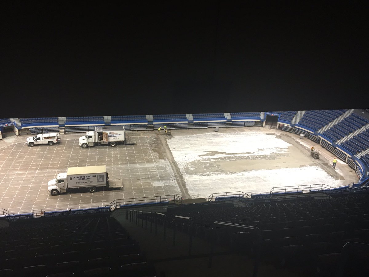 WhalersBrigade's tweet photo. Whistle #BrassBonanza while you work. #XLCenter is getting a new ice sheet good enough for any hockey team. #Whalers https://t.co/aCScmhnEW2