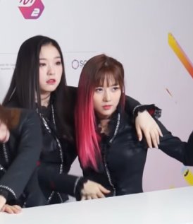 KurpleV's tweet photo. Oh!!! Look at 2Hyeon! Look at GaHyeon's eyes!!!
GaHyeon belike: "She is mine!" 😍😍
#2Hyeon #GaYoo #GaHyeon #YooHyeon https://t.co/8eEcg1wE0E