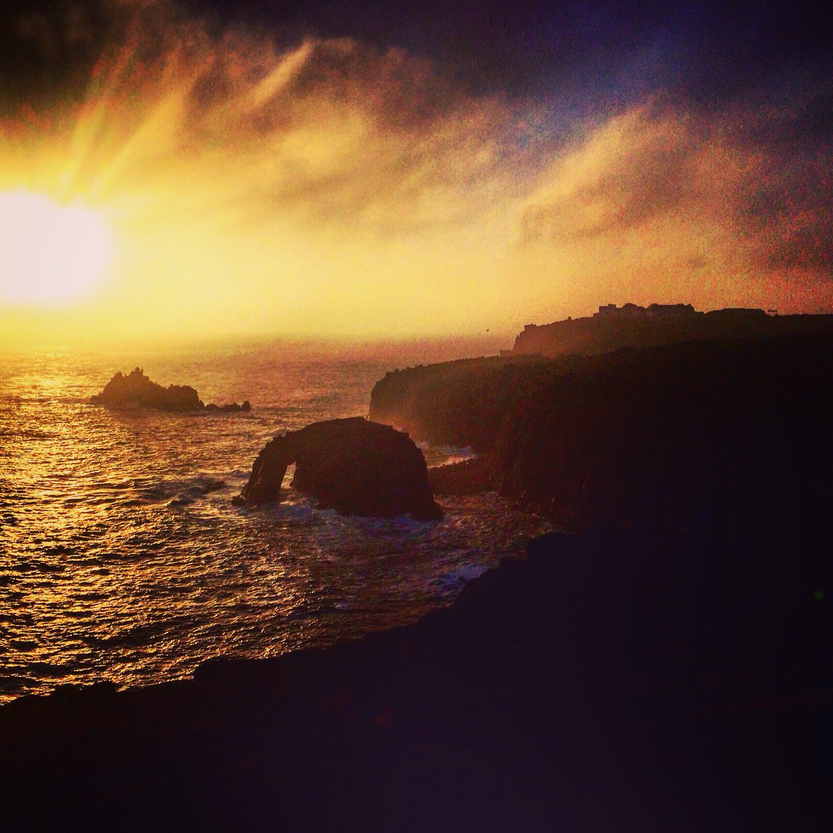 ToursCornwall's tweet photo. Suns up later and later!
#phototour #photography #sunset #Cornwall #explore #adventure https://t.co/2DxPkMaQcX
