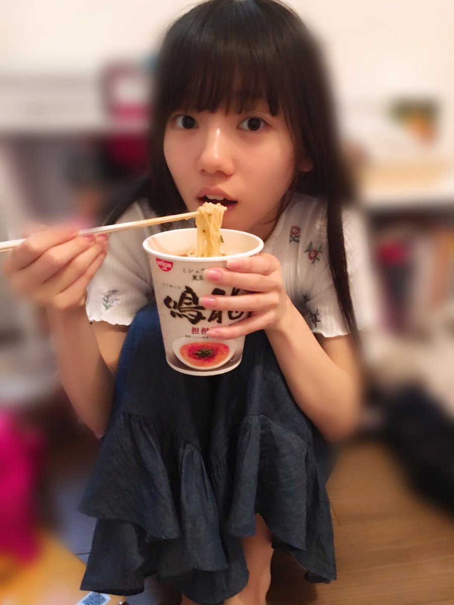 深月 Twitterissa ごはんをおいしそうに食べる女の子 はかわいい が持論のわたしにとって もぐもぐきょんこの写真を大量に上げてくれる井口眞緒さんは神 幸せそうに食べる子だなぁ