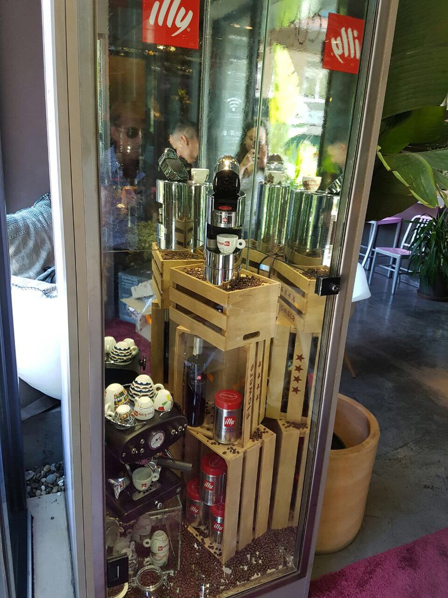 illyESP's tweet image. ¿Conoces @LabarraTapasBar en Sant Cugat? Ven, pide unas tapas y acaba con un @illyESP