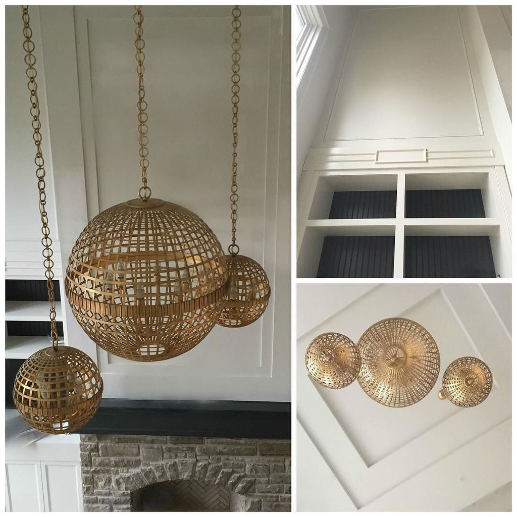 ReginaSturrock's tweet photo. The tactile and the gold meets a fresh classic Cape Cod styling in this Great Room. #newbuilddesign #rssignature #… https://t.co/ZohqCkQAp0 https://t.co/xwmDDevwYk