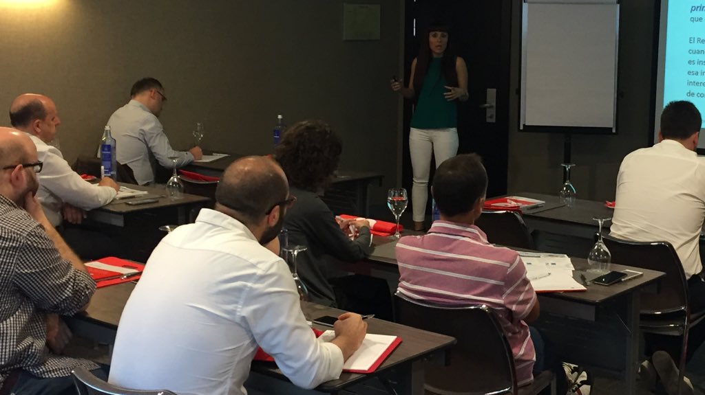 Inycom's tweet photo. Ahora toca hablar de la importancia de la #microsegmentacion con #NSX y sus 3 niveles de seguridad @RaquelRamoSoria #GDPRInycom #Coruña https://t.co/R57G8YdSDJ