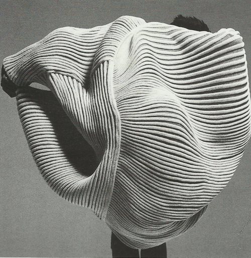 462 Issey Miyake Pleats Please Stock Photos, High-Res Pictures, and Images  - Getty Images