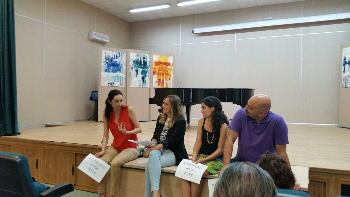 rivas39z's tweet photo. Reunión en el conservatorioGRACIAS @marifrangr lo conseguiremos. Sería un buen gesto  de partida #stopoposconservatorio2017 @soniagaya1 https://t.co/trt6iGvnni