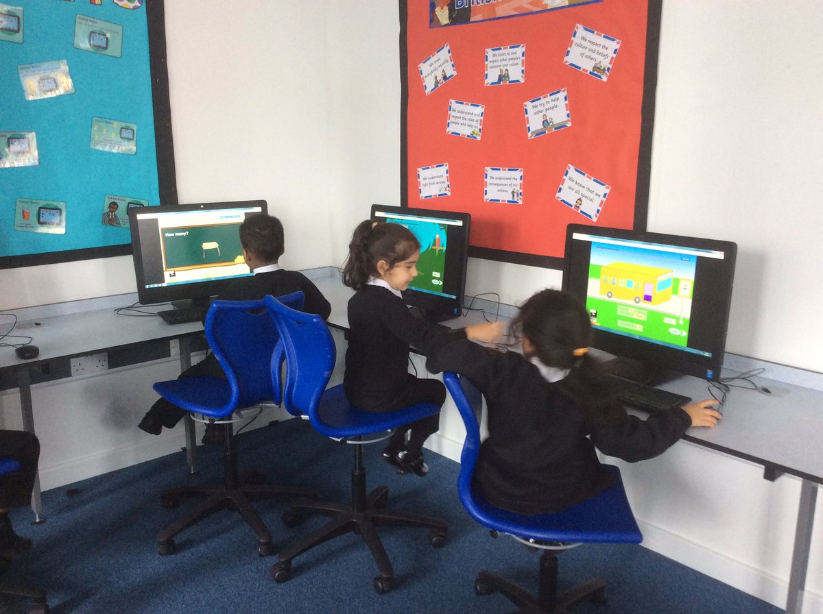 ArkVicAcademy's tweet photo. Reception RS @PerryBeechesV in he computer suite today https://t.co/co8Gssy8Rg