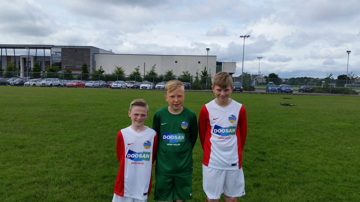 BowhousePS's tweet photo. Delighted with our new football kits. Thank you very much to our sponsors.
#Bowhouse https://t.co/p5UTcJHG6Q