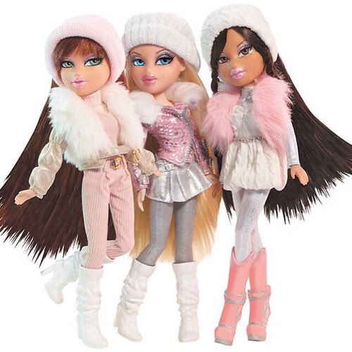 90skidsfr's tweet photo. les Bratz, les poupées avec une tête et des pieds surdimensionnés 😂 https://t.co/qZa3YbhXAX