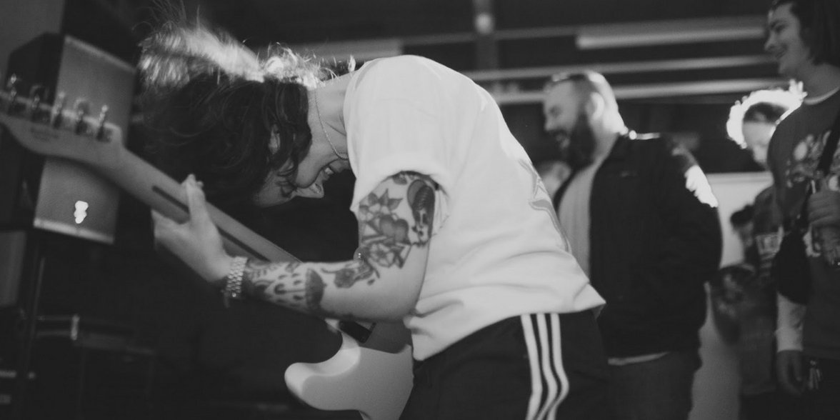 Great pics from our gig featuring <a href="/Ohboytheband/">OhBoy!</a> @foxchapelmusic &amp; @NikolasGrayCC from the wonderful <a href="/AllOfMyDaysHan/">AllOfMyDaysPhoto</a> bit.ly/2sj5j3A