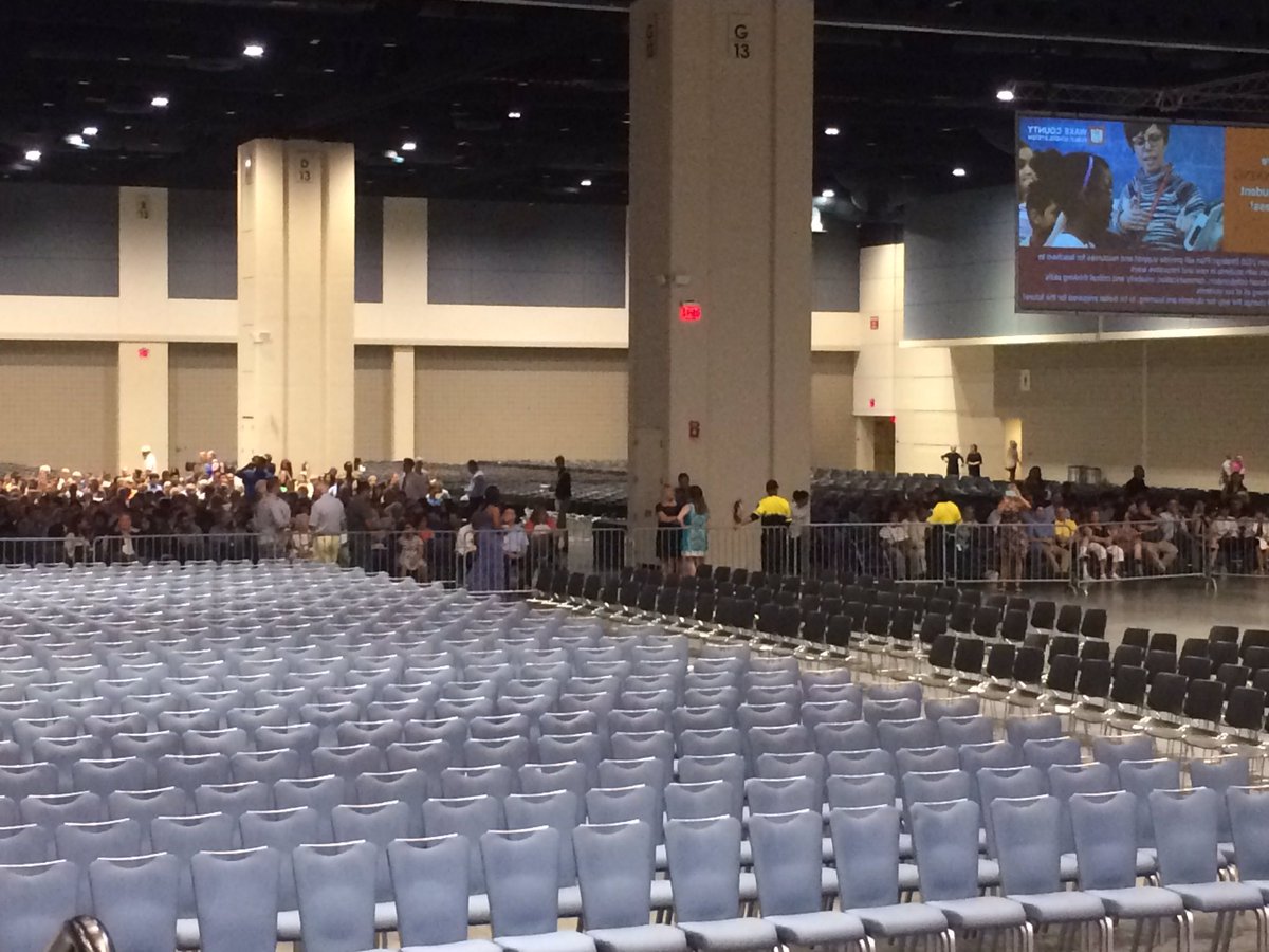 Almost Showtime 🎬🎓🎉 <a href="/ApexHS2017/">ApexHS Class of 2017</a> 👩‍🎓👨‍🎓🖤💛🖤💛🖤💛🖤💛🖤💛🖤💛🖤💛