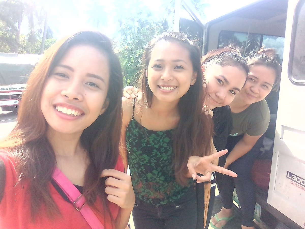 shuunessy's tweet photo. With workmates ๐
#crazygals https://t.co/NAWRZWwEY5