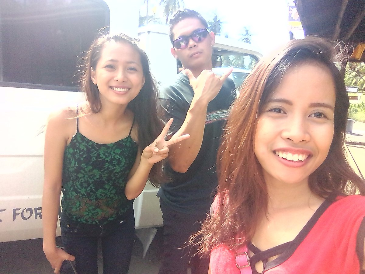shuunessy's tweet photo. With workmates ๐
#crazygals https://t.co/NAWRZWwEY5