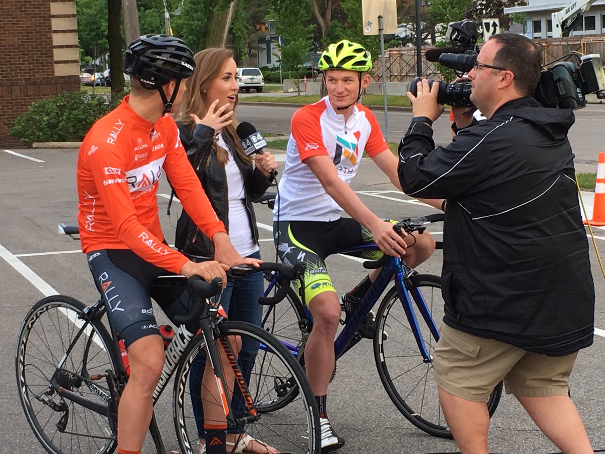 Echelon_Racing's tweet image. Great to share a public stage with @Rally_Cycling and promote the sport of cycling &amp;amp; work of @northmemorial to @WCCO and community