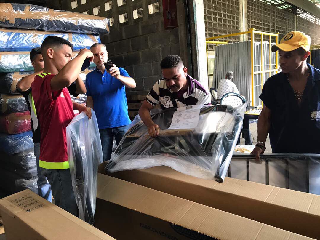 corpovex_VE's tweet photo. #Corpovex realizó agenciamiento aduanal para
la empresa #Faveca  para exportación de muebles hacia Panamá. https://t.co/dRDsW3kJ35