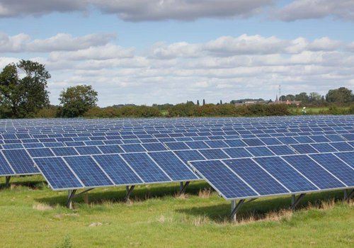 WillPowell1988's tweet image. Yet another #European company invests in large-scale #solar farms across #Australiahttps://t.co/thfJMlVY1h 

— Aust…