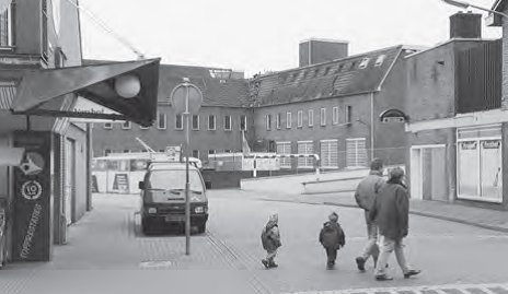 VriendenD's tweet photo. Het wekelijkse fragment uit het Gat van Huizen. Over al dan niet voortvarend rollebollen in '96 en '98. https://t.co/SofGUiklnP https://t.co/a2SfqhYY5p