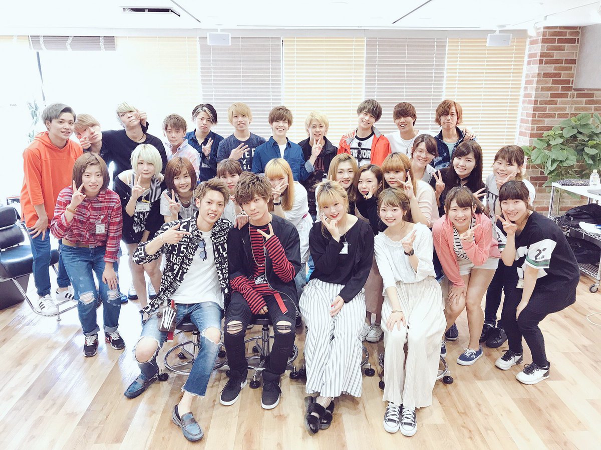 AmouteERIKO's tweet photo. ひさしぶりすぎるツイート、、😨

こないだはよっこいと母校のベルに行って
お時間頂いて授業してきました(｀・ω・´)💓

とっても濃い時間でした！
ベルの皆さんありがとうございました☺️💓 https://t.co/zs4nRtoLpD