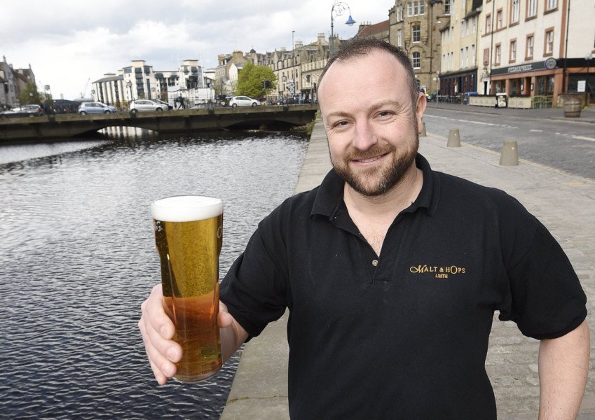 edinburghpaper's tweet photo. Publican hoping for floating pub approval on Water of Leith https://t.co/2K68KKkMI8 https://t.co/SJ1F4WVyCK