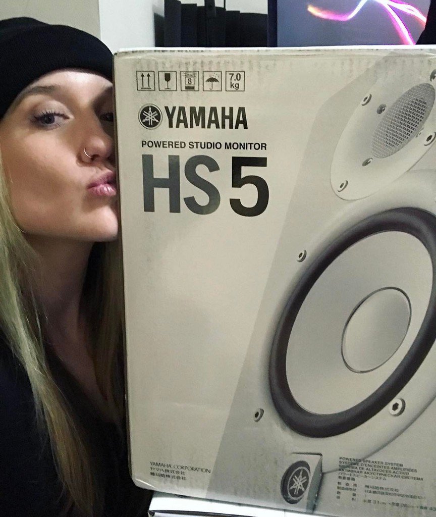 kamikaze_media's tweet photo. Thank youuuuu to my #1 💕 Best birthday present ever 😍 Love love love ! #yamaha #ableton #hardstyle #studioswag #storedj #producinghashtags https://t.co/Nc24Gag3Mm