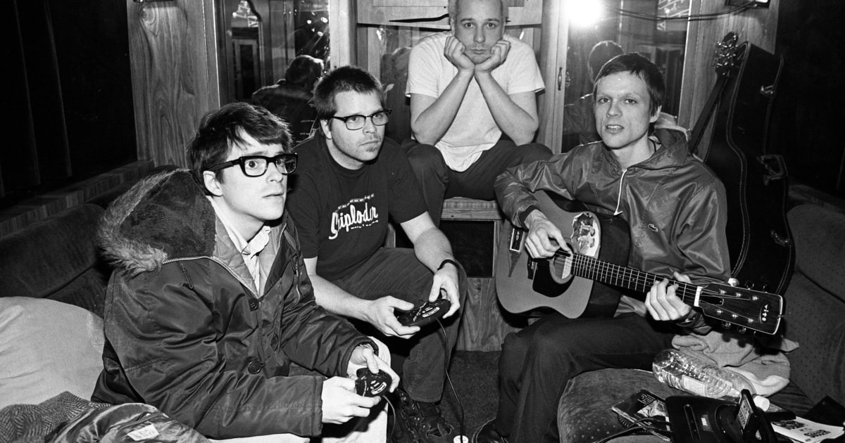 Happy birthday Rivers Cuomo! See a full 1996 show where Weezer previewed \Pinkerton\  