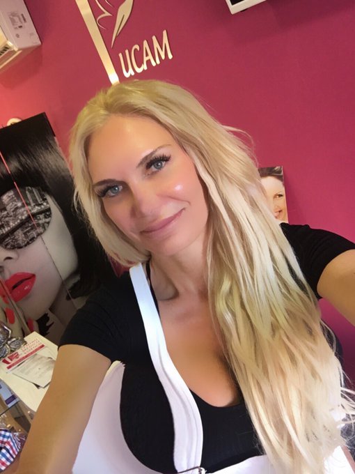 En @Carolucia11 @PELUFRANCIS #Gri&ntilde;&oacute;n #mesoterapia #silicio #vitaminaC #mariagalland #extensi&oacute;npesta&ntilde;as<a class="tags" target="_blank" title="On Twitter" href="/?out=eyJ0eXAiOiJKV1QiLCJhbGciOiJIUzUxMiJ9.eyJpYXQiOjE3MjIwMzI4ODQsImlzcyI6InR3cG9ybnN0YXJzLmNvbSIsIm5iZiI6MTcyMjAzMjg4NCwiZXhwIjoxNzUzNTY4ODg0LCJyZWRpcmVjdF91cmwiOiJodHRwczovL3R3aXR0ZXIuY29tL0Nhcm9sdWNpYTExIn0.sx8LGYk6LefJf8MArK3NPcc-bbRUBI9frcirq5SwqSAU_-y74zWVetQgrk1px75XKJnbAhZK0hm01wEtkG6qYg">@Carolucia11</a><a class="tags" target="_blank" title="On Twitter" href="/?out=eyJ0eXAiOiJKV1QiLCJhbGciOiJIUzUxMiJ9.eyJpYXQiOjE3MjIwMzI4ODQsImlzcyI6InR3cG9ybnN0YXJzLmNvbSIsIm5iZiI6MTcyMjAzMjg4NCwiZXhwIjoxNzUzNTY4ODg0LCJyZWRpcmVjdF91cmwiOiJodHRwczovL3R3aXR0ZXIuY29tL1BFTFVGUkFOQ0lTIn0.nu7vbivPsGz_rCEAC8it2eITRTKY1LzXwTDiJvpluhJC_WAYlqG9ccB7jXCWdhZE9AQW7ZkOkqXg0dn_E35VVg">@PELUFRANCIS</a><a href="/tag/gri%C3%B1%C3%B3n"class="tags">#Gri&ntilde;&oacute;n</a><a href="/tag/mesoterapia"class="tags">#mesoterapia</a><a href="/tag/yolaberrocal"class="tags"><span>#yolaberrocal</span></a><a href="/tag/silicio"class="tags"><span>#silicio</span></a><a href="/tag/vitaminac"class="tags"><span>#vitaminac</span></a><a href="/tag/mariagalland"class="tags"><span>#mariagalland</span></a>