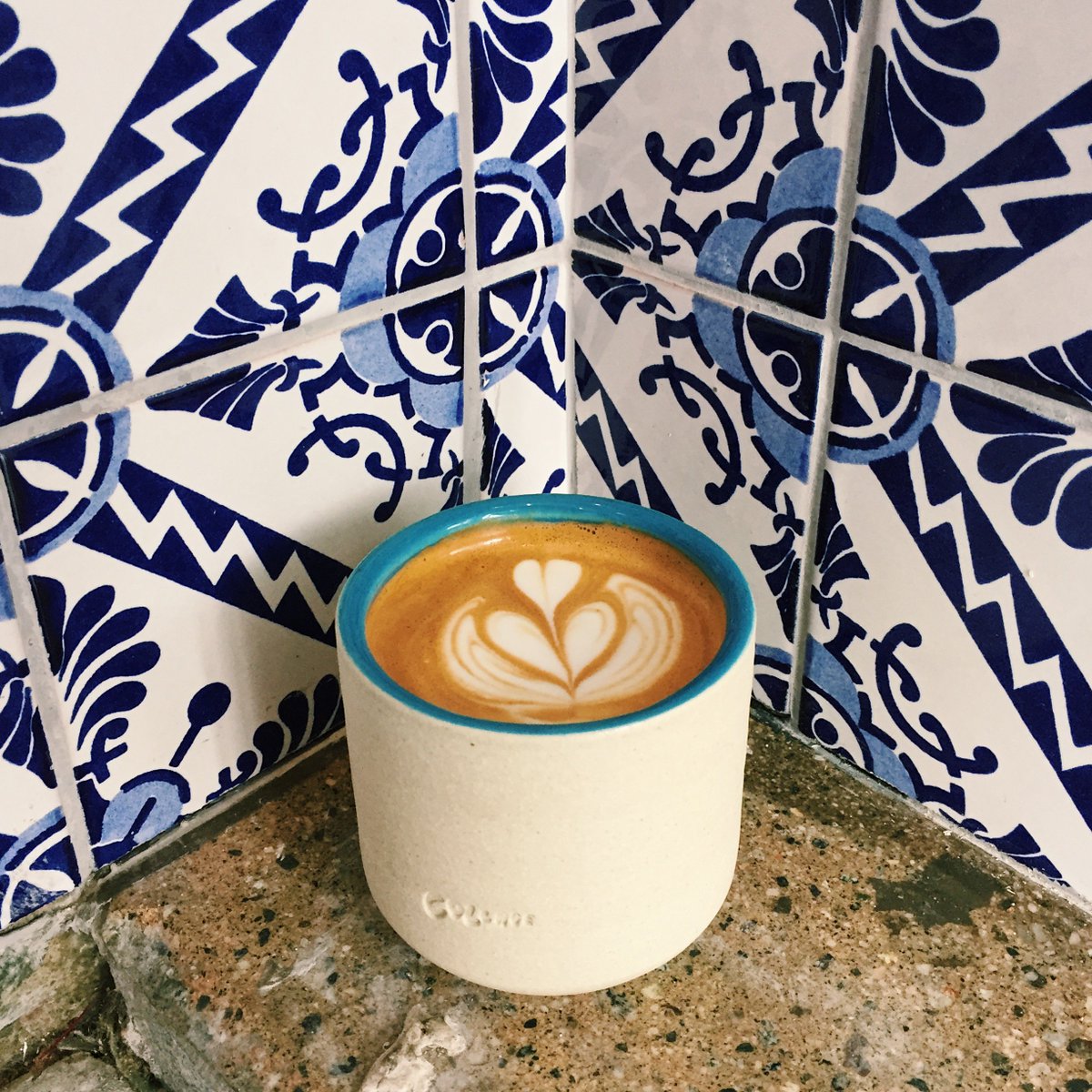 coffee_thinkers's tweet photo. A cortado in a handmade cup from PKK Ceramics #dailycortado #handmade #rubyroasters #highlandpark https://t.co/IvSEZ09bLx