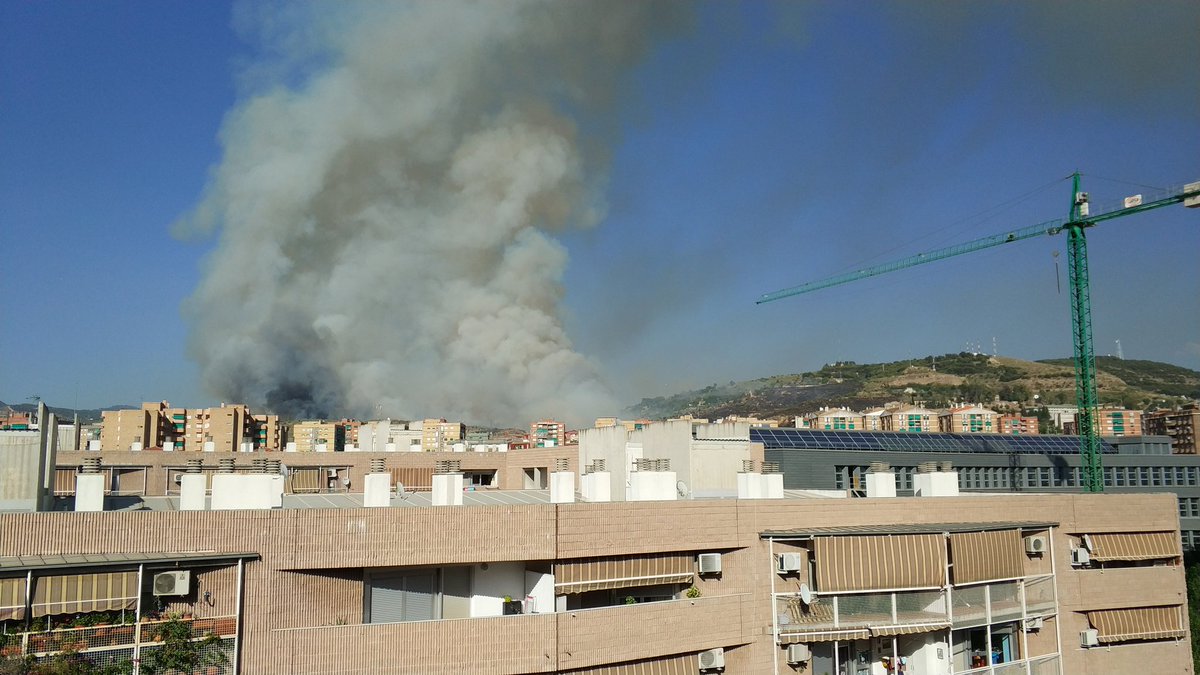 Valverde90's tweet photo. Así está #Granada ahora mismo fuera del Corpus @ideal_granada https://t.co/KkSy3zF0bc