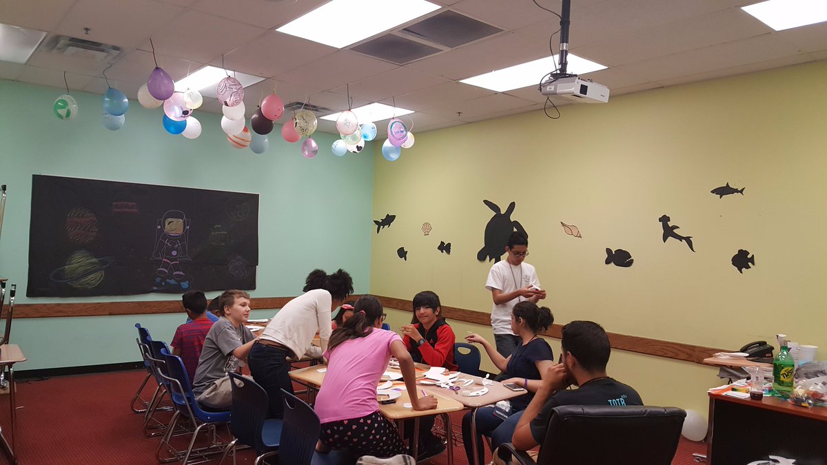 HSI_ElPaso's tweet photo. @TOTBedu camp being hosted at our campus. Students and mentors are having fun!! #Mentoronementorall #STEMforall #TeamworkMakesTheDreamWork https://t.co/YcMHR5i59D