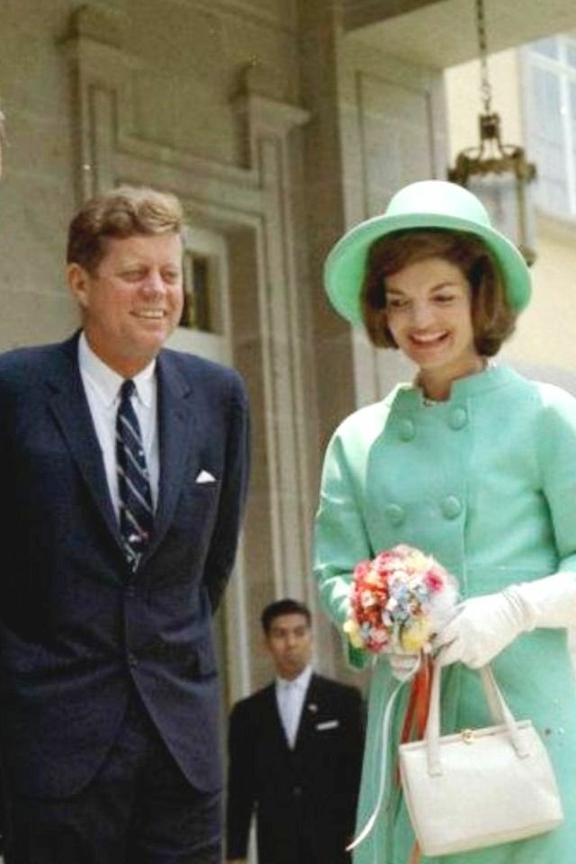 BrieflyShining's tweet image. New Jacqueline Kennedy 
Not New to RP
Veteran RPer 
18+
Ships with John 
Single Verse 
Please help and RT