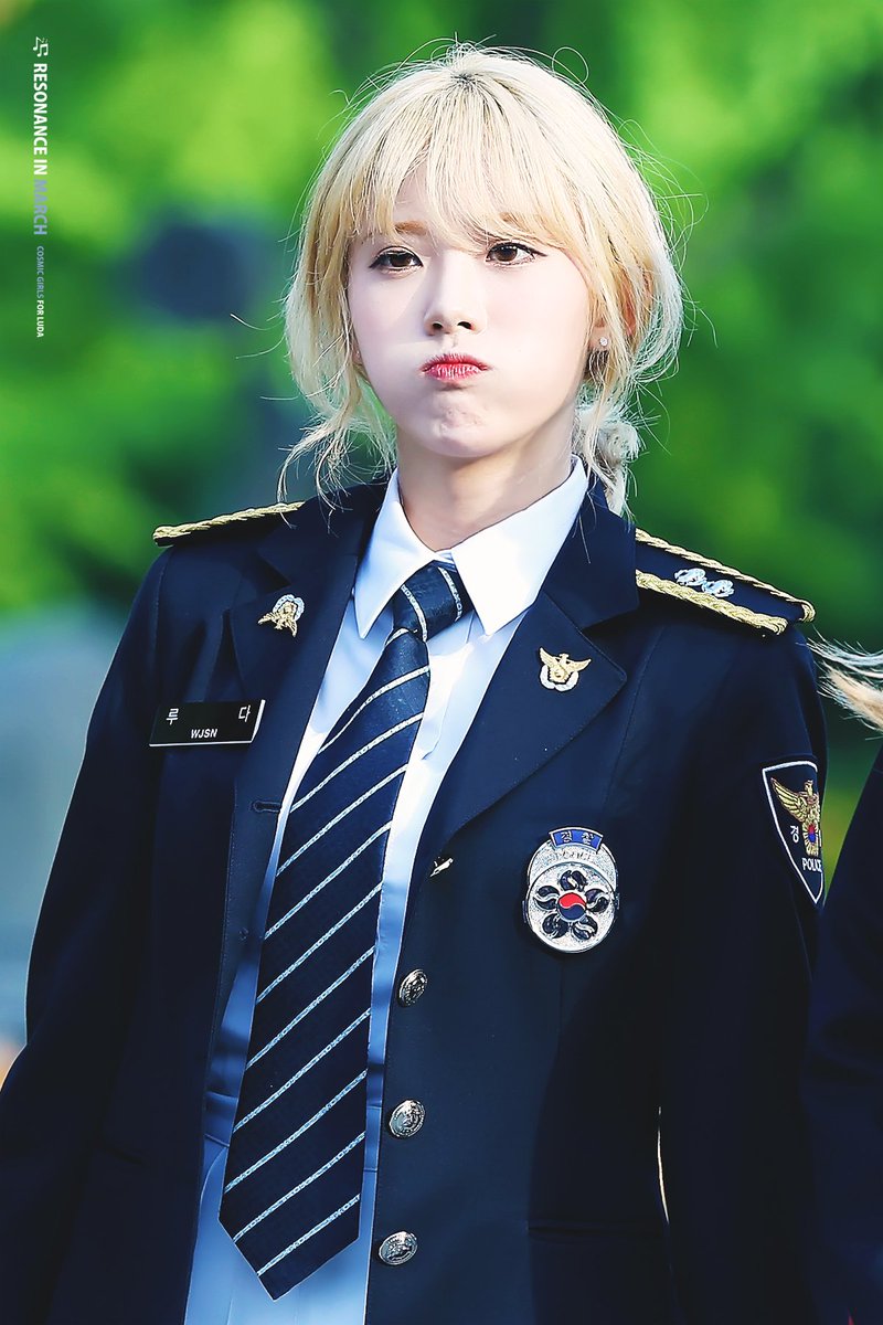19970306net's tweet photo. 🎀170613🎀 케릴라공연 @WJSN_Cosmic 
#우주소녀 #루다 #WJSN #LUDA
#HAPPY #HAPPY_MOMENT
하나..둘..셋! =3= 루다야 수고많았어~ 굿밤💤 https://t.co/rWv9SUbbYX