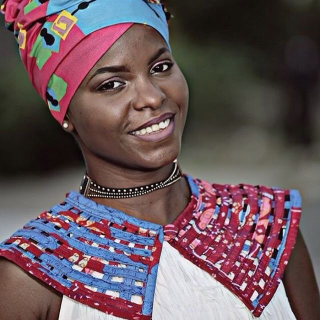 ndodi_'s tweet photo. À l'occasion de #WrapQueenWeek sur notre compte Instagram ns faisons un S/O à qlqs marques #CMR spécialisées. Cc @minoucka_ @DomyHod https://t.co/R2D71nTZJ8