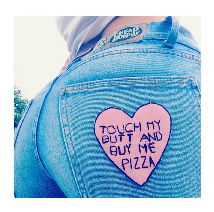 Outside_London's tweet photo. Oh go on then... #Pizza #Bum #feedme #ass https://t.co/ZjWyxrfBp9