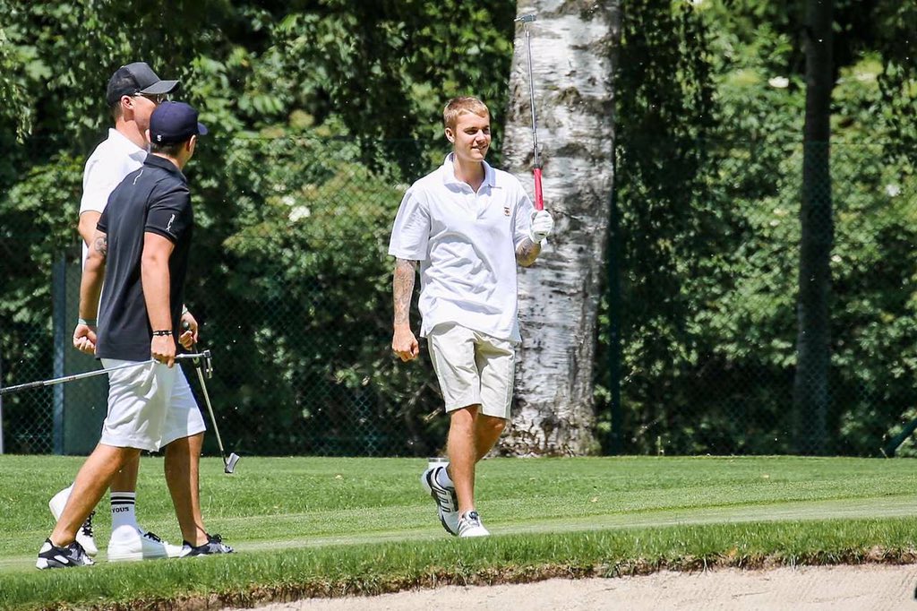 jbcrewdotnet's tweet photo. June 12: Justin seen playing golf in Switzerland. https://t.co/KkkE1EWXPv