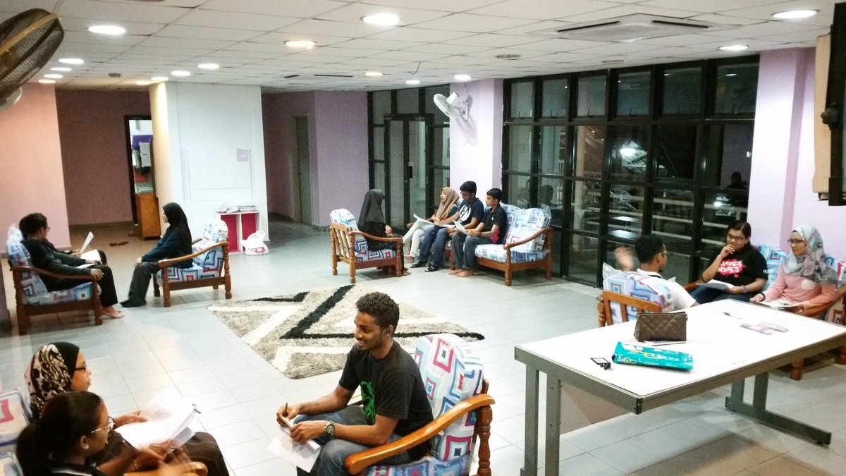 kelompokilmu's tweet photo. First day interview session for new committee candidates.👍 #kelompokilmu https://t.co/Umracmj6Qz