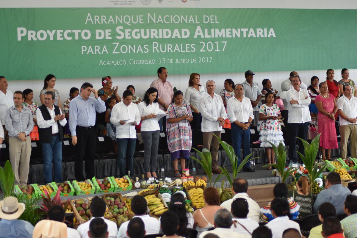 ferreyespantoja's tweet photo. #UNFAOmx acompaña técnicamente a @SAGARPA_mx para la implementación del Proyecto de #SeguridadAlimentaria para Zonas Rurales #PESA2017 https://t.co/owe7VpI97w